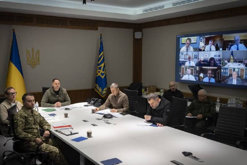 В офисе Зеленского срочно требуют от Запада поставок танков и дальнобойных ракет в ответ на мобилизацию в Россию