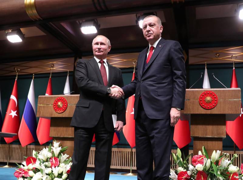 Глава МИД Турции: Президент РФ в беседе с Эрдоганом заявлял о возможности возобновления переговоров с Украиной, но в свете новых реалий