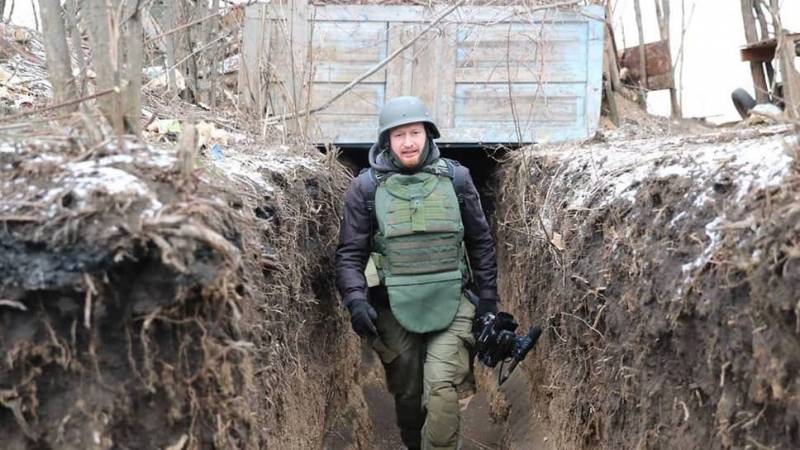 Автор и руководитель проекта WarGonzo Семён Пегов получил ранение ноги, наступив на мину «Лепесток»
