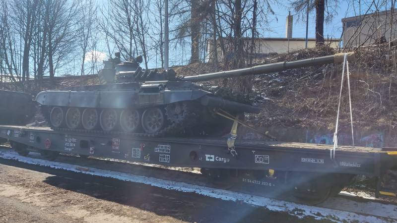 捷克共和国筹集资金为乌克兰军队购买一辆现代化的 T-72M1 坦克