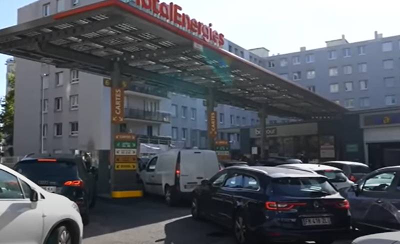 Business Insider: Цены на бензин в Польше оказались выше, чем в Германии