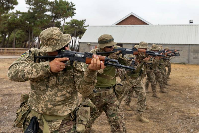 США расширяют программу подготовки ВСУ, обещая обучать до батальона украинских военнослужащих в месяц