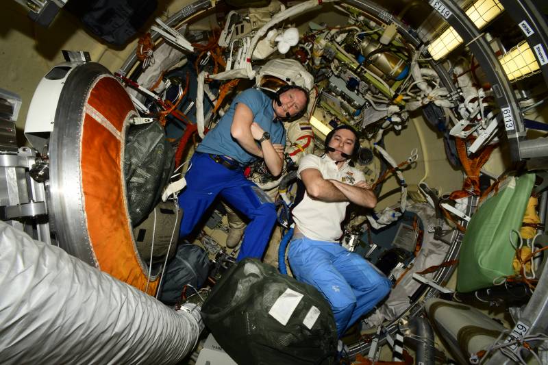 «Роскосмос»: На МКС произошло повреждение обшивки космического корабля «Союз МС-22»
