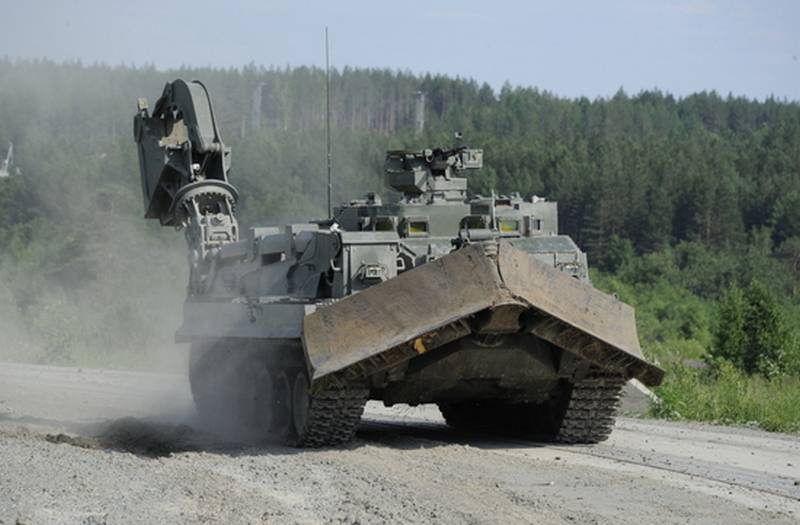 Инженерные войска получат на вооружение новую универсальную бронированную инженерную машину на базе танка Т-72Б3