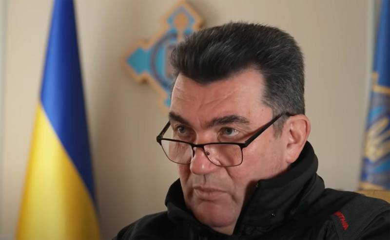 El diputado del partido de Zelensky llamó al Secretario del Consejo de Seguridad y Defensa Nacional de Ucrania, Danilov, un funcionario falso y engañoso.