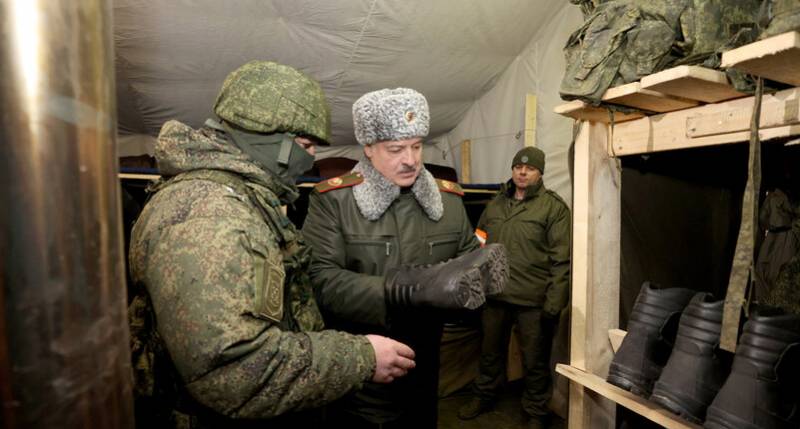 «Общее дело делаем»: Лукашенко прибыл на полигон на западе Белоруссии, где находится совместная группировка войск ВС РБ и ВС России