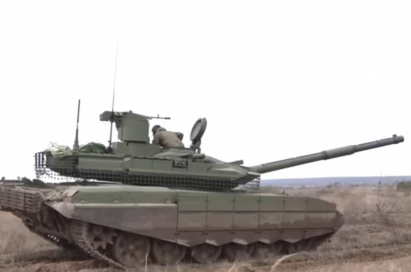 На участке Сватово-Кременная танк Т-90М, уничтожив опорный пункт ВСУ, избежал попадания ПТУР