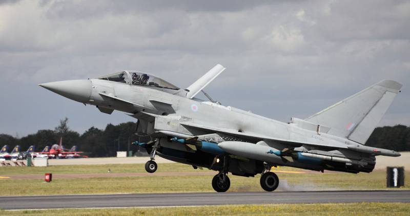 El primer ministro británico admite la posibilidad de trasladar aviones de combate a Ucrania, a pesar de la necesidad de formación de pilotos