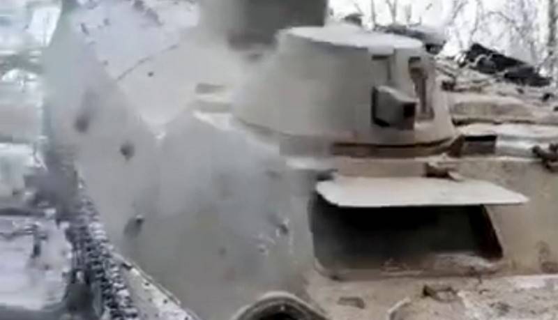 В сети обсуждается видео с МТ-ЛБ с боевой начинкой, уничтожившей опорный пункт ВСУ