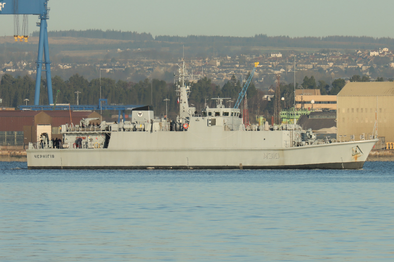 乌克兰驻伦敦大使: 将两艘扫雷舰调往黑海的决定应该由海军总司令内日帕帕做出
