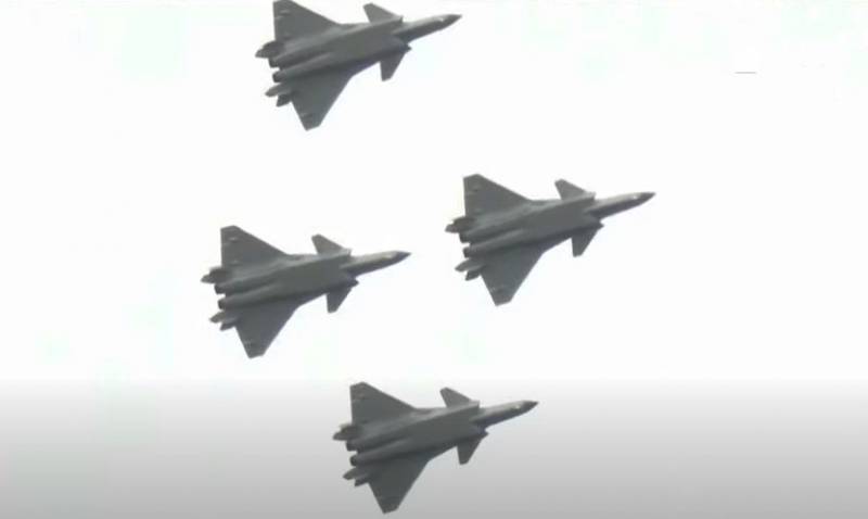 inteligencia japonesa: Para fines de este año, la cantidad de cazas J-20 chinos superará la cantidad de F-22 estadounidenses.