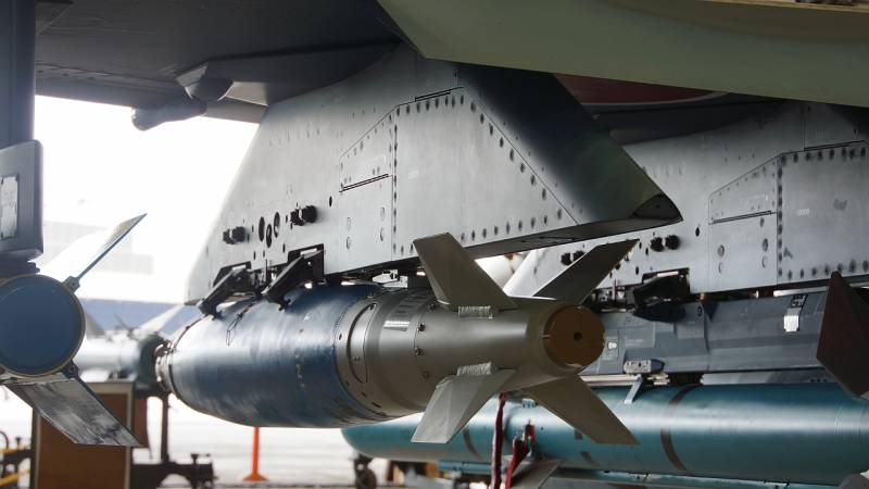 Commandant, United States Air Force Europe: Fourni à l'Ukraine «bombes intelligentes» JDAM vous permet déjà de créer de vrais problèmes pour l'armée russe