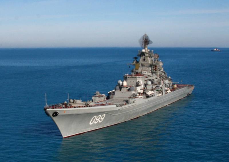 prensa rusa: Crucero «Peter el genial» puede ser retirado de la composición de combate de la Armada, y trasladar a la mayor parte de la tripulación al barco «Almirante Nakhimov»