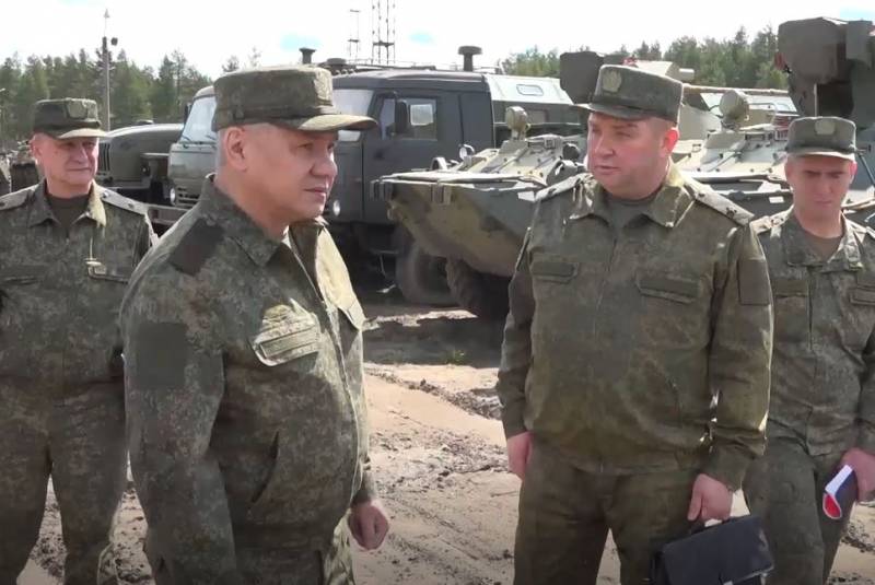 Shoigu, who visited the arsenals and storage bases of the Western Military District, demanded that the necessary weapons and equipment be sent to the zone of the Northern Military District