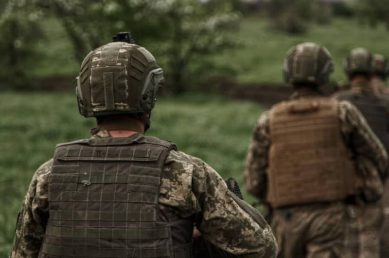 Lors d'une tentative de contre-offensive près d'Artyomovsk, la deuxième ligne d'attaque des forces armées ukrainiennes a commencé à appuyer sur la première, tombé sur des champs de mines