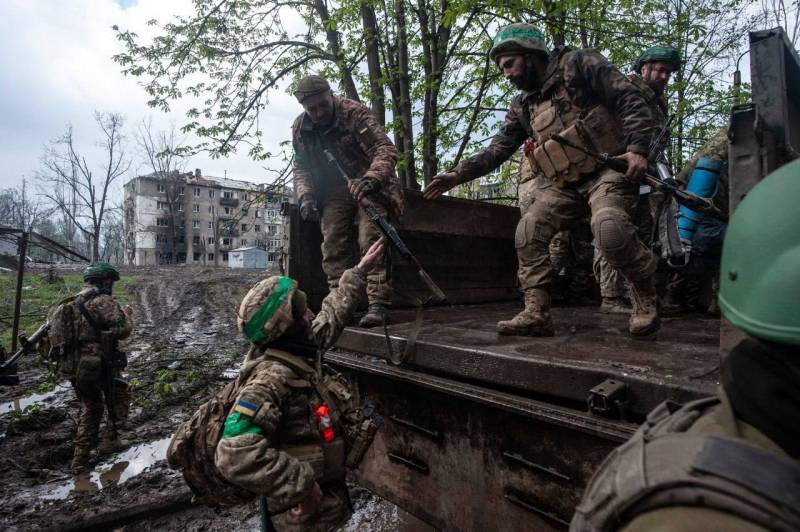 El representante de las Fuerzas Armadas informó sobre «promoción» Formaciones ucranianas cerca de Artemovsk, supuestamente debido a la rotación de tropas rusas