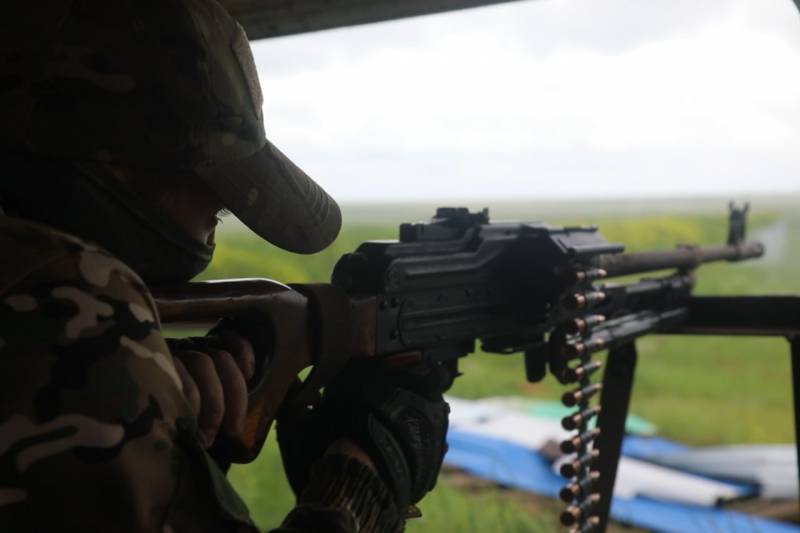 L'ennemi a tenté de percer la défense des troupes russes la nuit, attaquer dans la zone du réservoir de Kakhovka