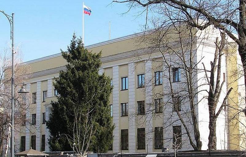 Румыния намерена выслать из страны более пятидесяти российских дипломатов и сотрудников посольства РФ