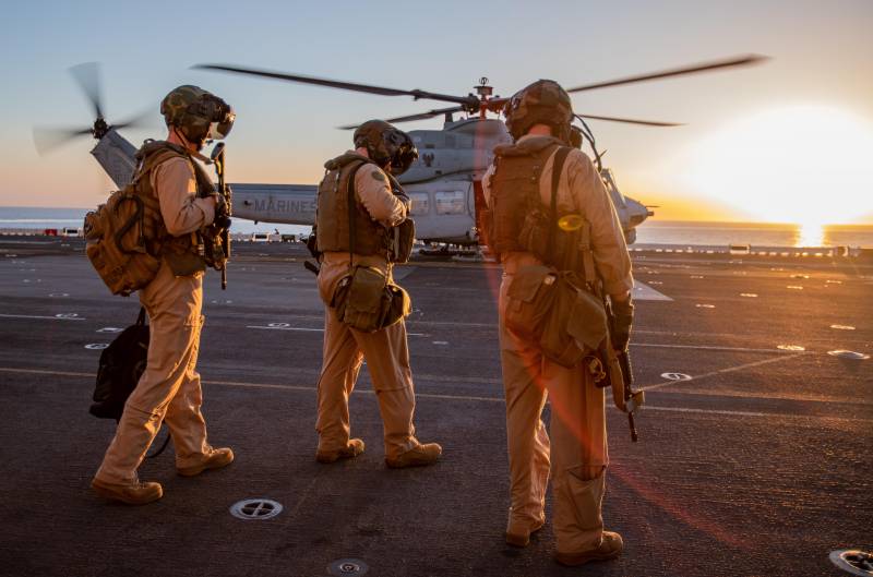 Американский флот предлагает услуги морпехов для защиты судов от абордажных команд Ирана