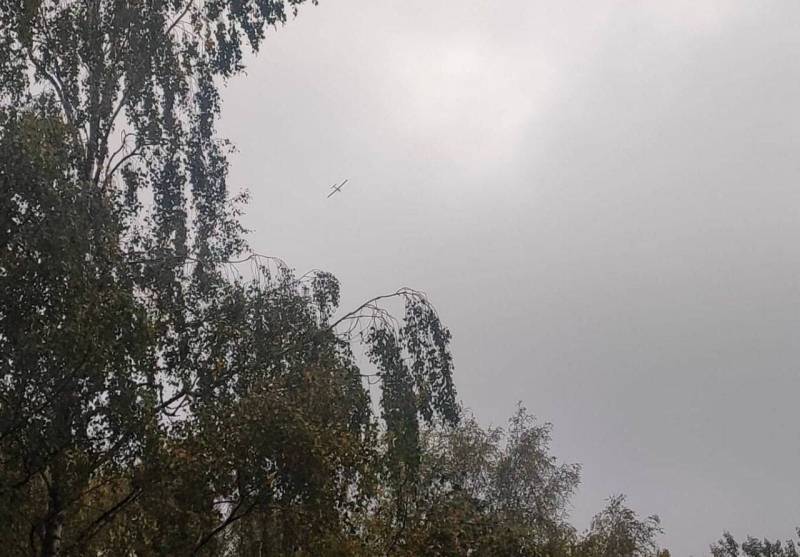 La défense aérienne russe a neutralisé cinq drones ukrainiens, essayer d'attaquer Smolensk