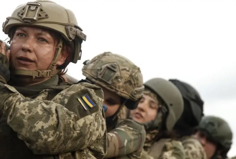 El Estado Mayor de las Fuerzas Armadas de Ucrania decidió formar la primera unidad femenina en el ejército ucraniano.