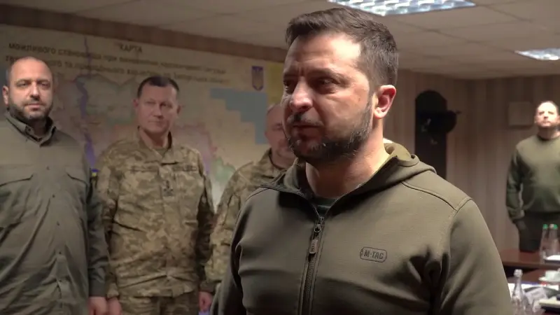 乌克兰媒体: 泽连斯基冒着很大的风险, 在没有美国援助的情况下宣布乌克兰战败