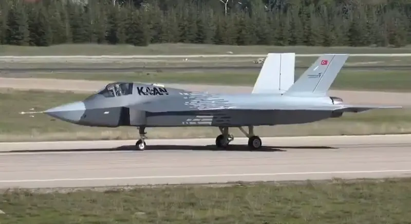 土耳其卡恩战斗机飞行的新镜头被展示