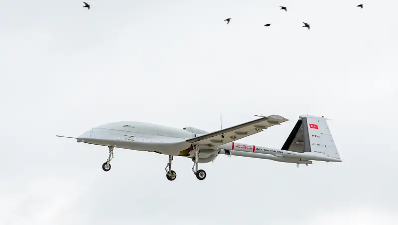 Grâce à un nouveau moteur turc, le drone d'attaque Bayraktar TB3 a battu son propre record d'altitude