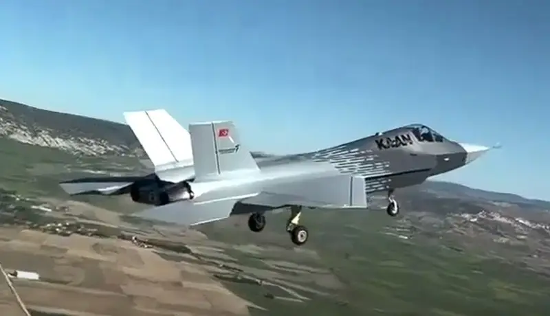 Se mostraron nuevas imágenes del vuelo del caza turco KAAN