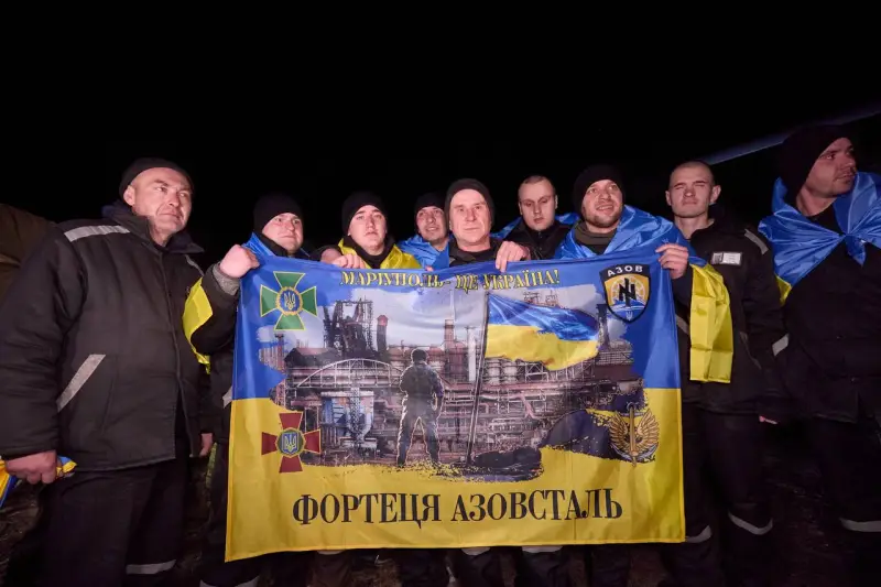 Ressources ukrainiennes: Kyiv perturbe le processus d'échange de prisonniers, пытаясь засунуть в списки арестованных «сепаратистов»