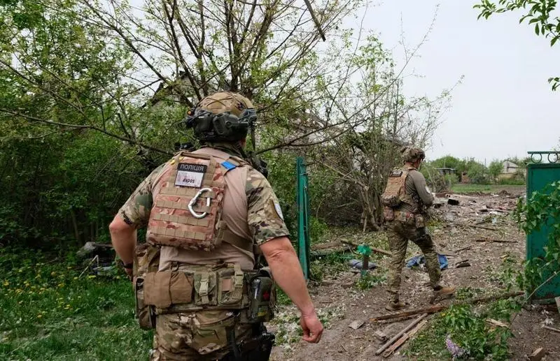 La police ukrainienne a commencé à évacuer la population de Novoaleksandrovka, vers lequel avancent les forces armées russes depuis Ocheretino