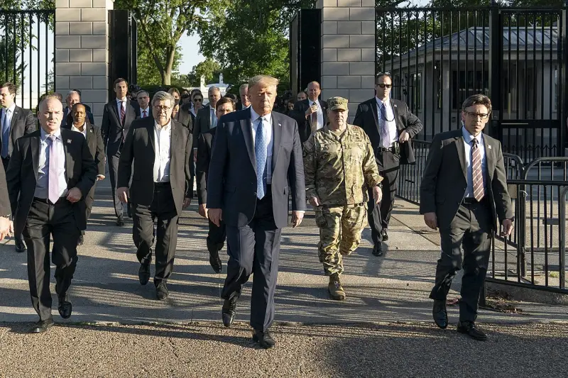 Le Daily Telegraph: Si Trump devient président, Les alliés de l’OTAN seront invités à consacrer jusqu’à 3 % de leur PIB à la défense