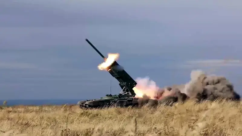德文版: Россия разработала ТОС-3 «龙», которая станет «ужасным оружием» 为武装部队