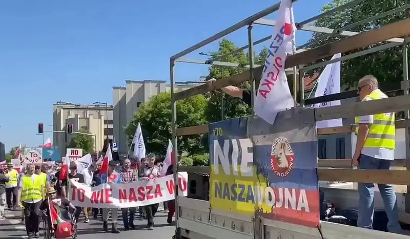 Ce n'est pas notre guerre: Une marche a eu lieu à Varsovie contre l'implication de la Pologne dans le conflit en Ukraine