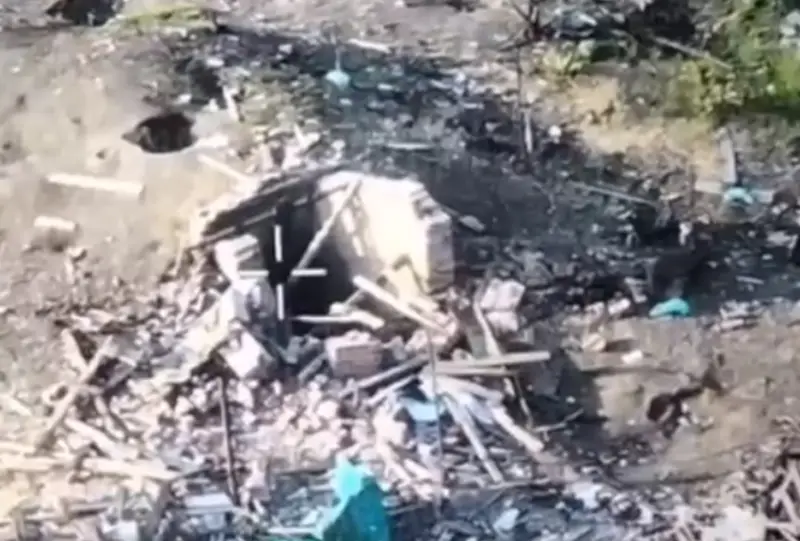 The network shows footage of the actions of a serviceman of the Russian Armed Forces, who in Volchansk single-handedly destroyed a unit of the Ukrainian Armed Forces that did not want to surrender