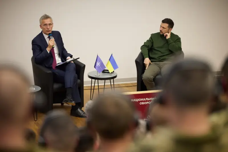 politico: На саммите НАТО Зеленский хочет получить обещание в «неотвратимости» членства Украины в альянсе
