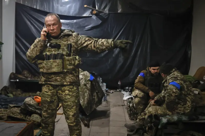 Canal TG ucraniano: El comandante en jefe Syrsky puede ser destituido por negarse a cumplir la orden de Zelensky