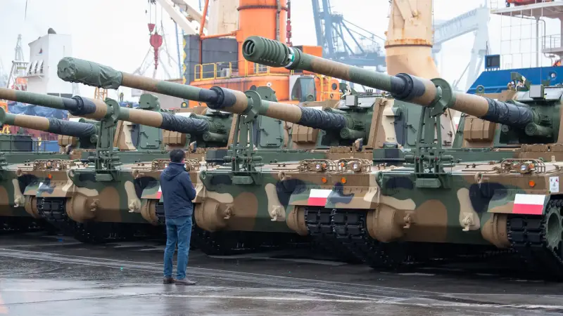 The Polish army received about half of the self-propelled howitzers ordered in Korea