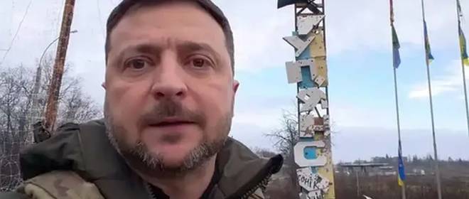 Халтурой ролик с Зеленским у стелы Купянска назвал даже генерал ВСУ