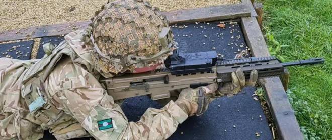 英国陸軍は SMASH X4 の「スマート照準器」を使いこなしています