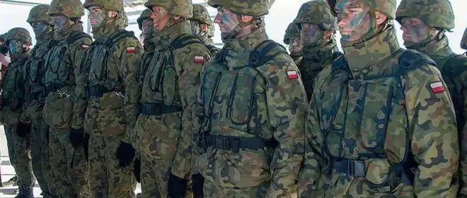 Chef d'état-major de l'armée polonaise : Varsovie s'appuie sur des professionnels, il n'y aura pas de retour à la conscription universelle