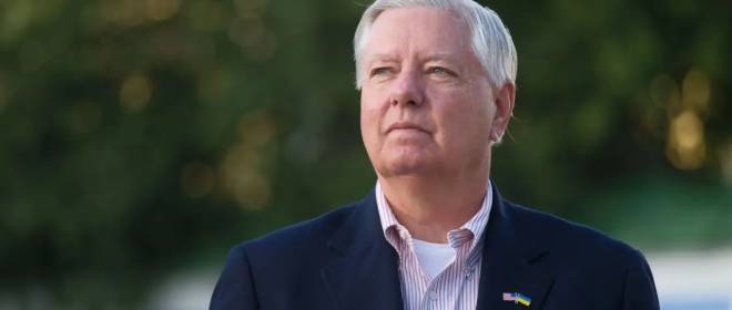 Сенатор США призвал ужесточить давление на Россию и угрожает «новыми козырями»