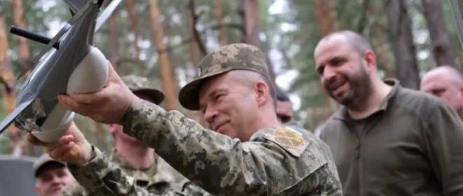 乌克兰记者预测乌梅罗夫将辞去国防部长职务以及政府其他变动
