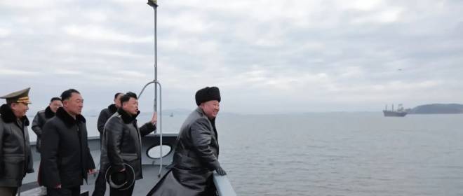 Ким Чен Ын поручил строить по два эсминца в год и оснащать ВМС ядерным оружием