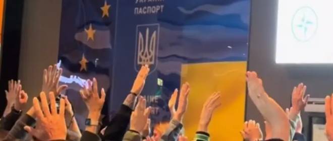 华沙护照中心的乌克兰人：国家让我们陷入绝望的境地