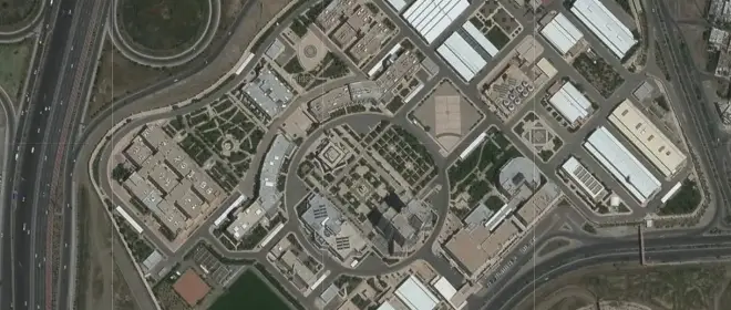 «Враг у ворот, поэтому все собираемся в одном здании»: сюр с совещанием в Иране