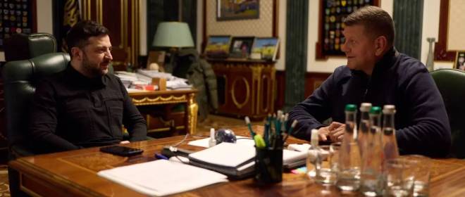 Залужный прилетел в Киев, где его принял Зеленский