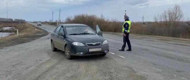 Um inspetor da polícia de trânsito foi preso por permitir que o carro de um suspeito de assassinato em Lyublino passasse por suborno.