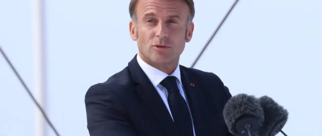 Макрон решил побегать на французской авиабазе в ОАЭ