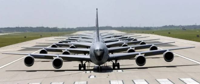 Показано скопление самолётов ВВС США в израильском аэропорту Бен-Гурион